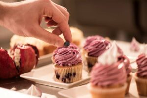 Cupcake-Maker (depositphotos.com)